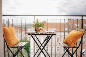 Cavallo Romantic Rooftop L Studio City Center